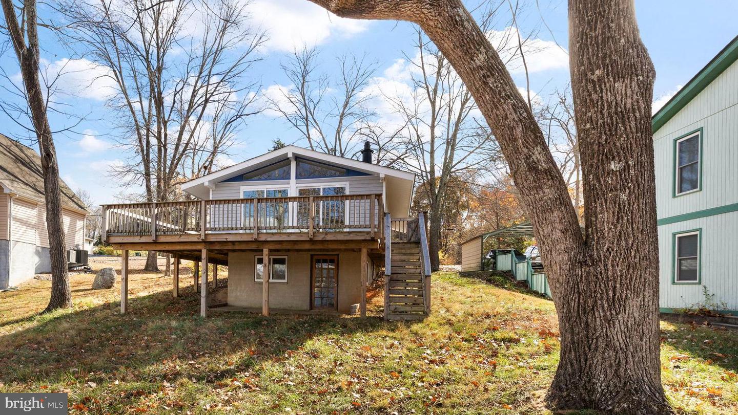 1262 S LAKESHORE DR, LOUISA, Virginia 23093, 3 Bedrooms Bedrooms, 9 Rooms Rooms,2 BathroomsBathrooms,Residential,For sale,1262 S LAKESHORE DR,VALA2008892 MLS # VALA2008892