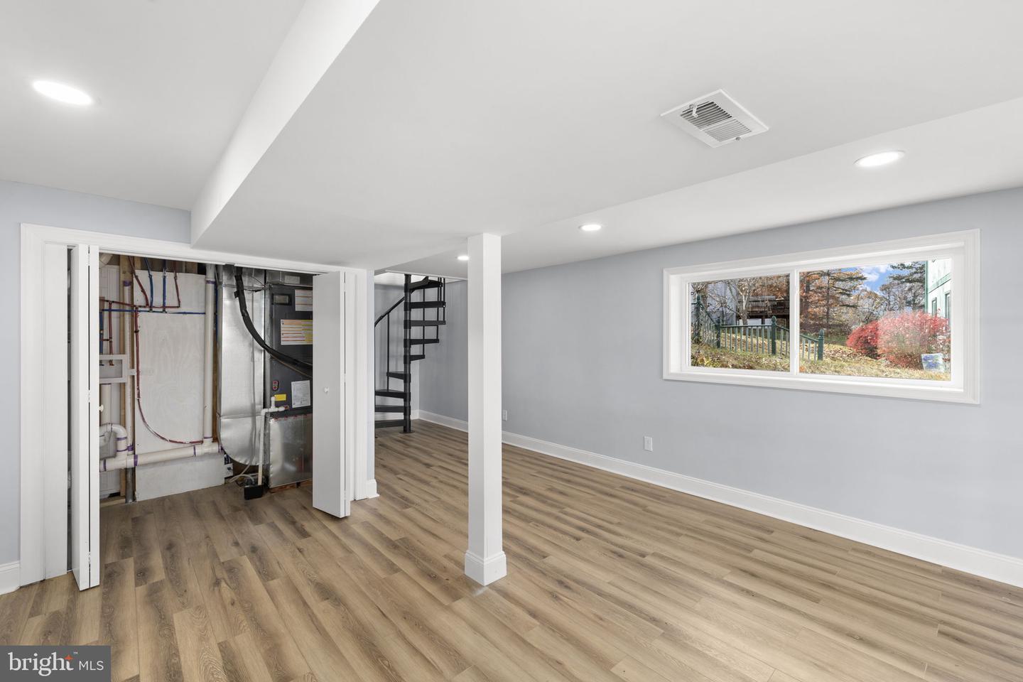 1262 S LAKESHORE DR, LOUISA, Virginia 23093, 3 Bedrooms Bedrooms, 9 Rooms Rooms,2 BathroomsBathrooms,Residential,For sale,1262 S LAKESHORE DR,VALA2008892 MLS # VALA2008892