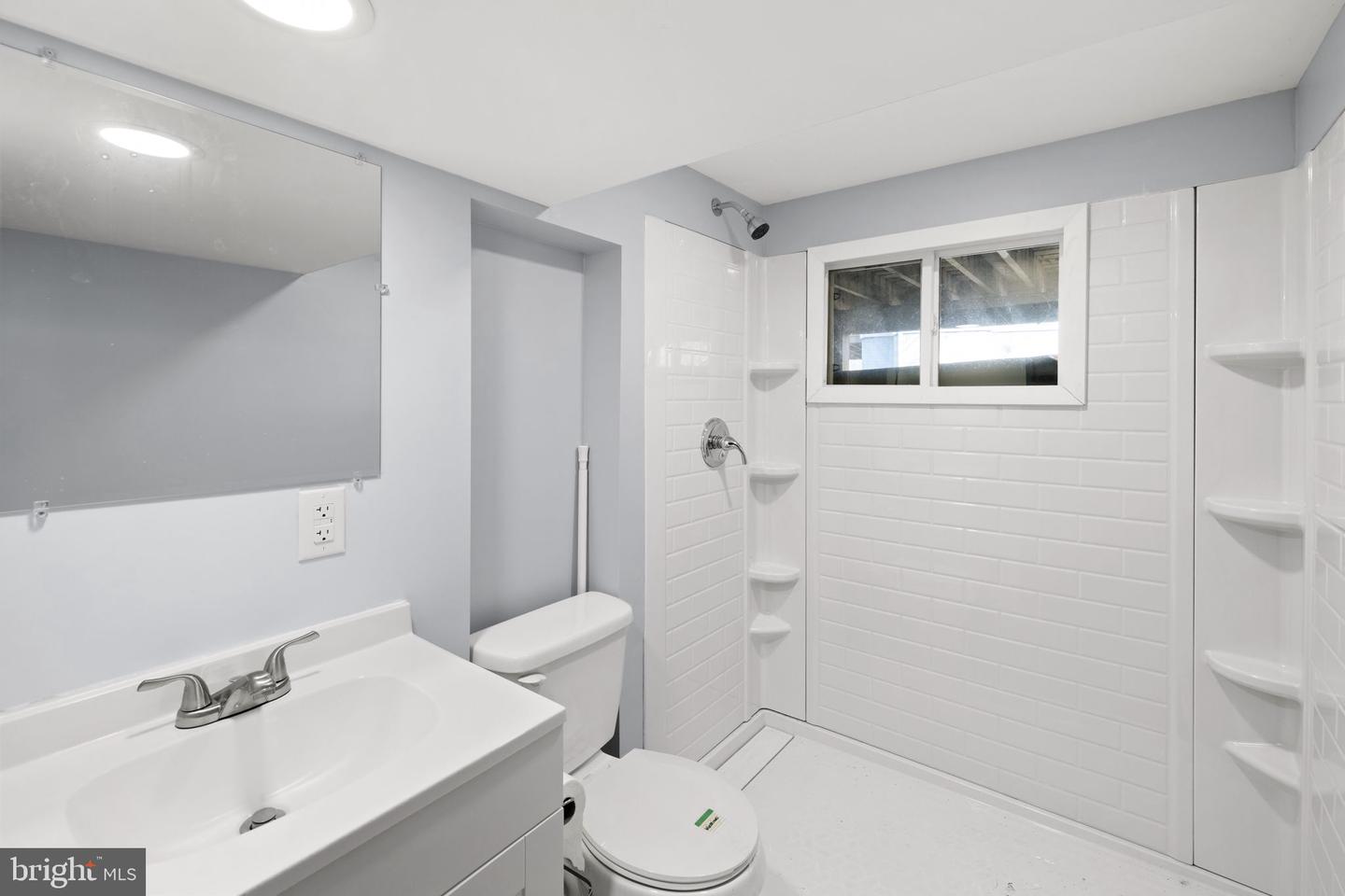 1262 S LAKESHORE DR, LOUISA, Virginia 23093, 3 Bedrooms Bedrooms, 9 Rooms Rooms,2 BathroomsBathrooms,Residential,For sale,1262 S LAKESHORE DR,VALA2008892 MLS # VALA2008892