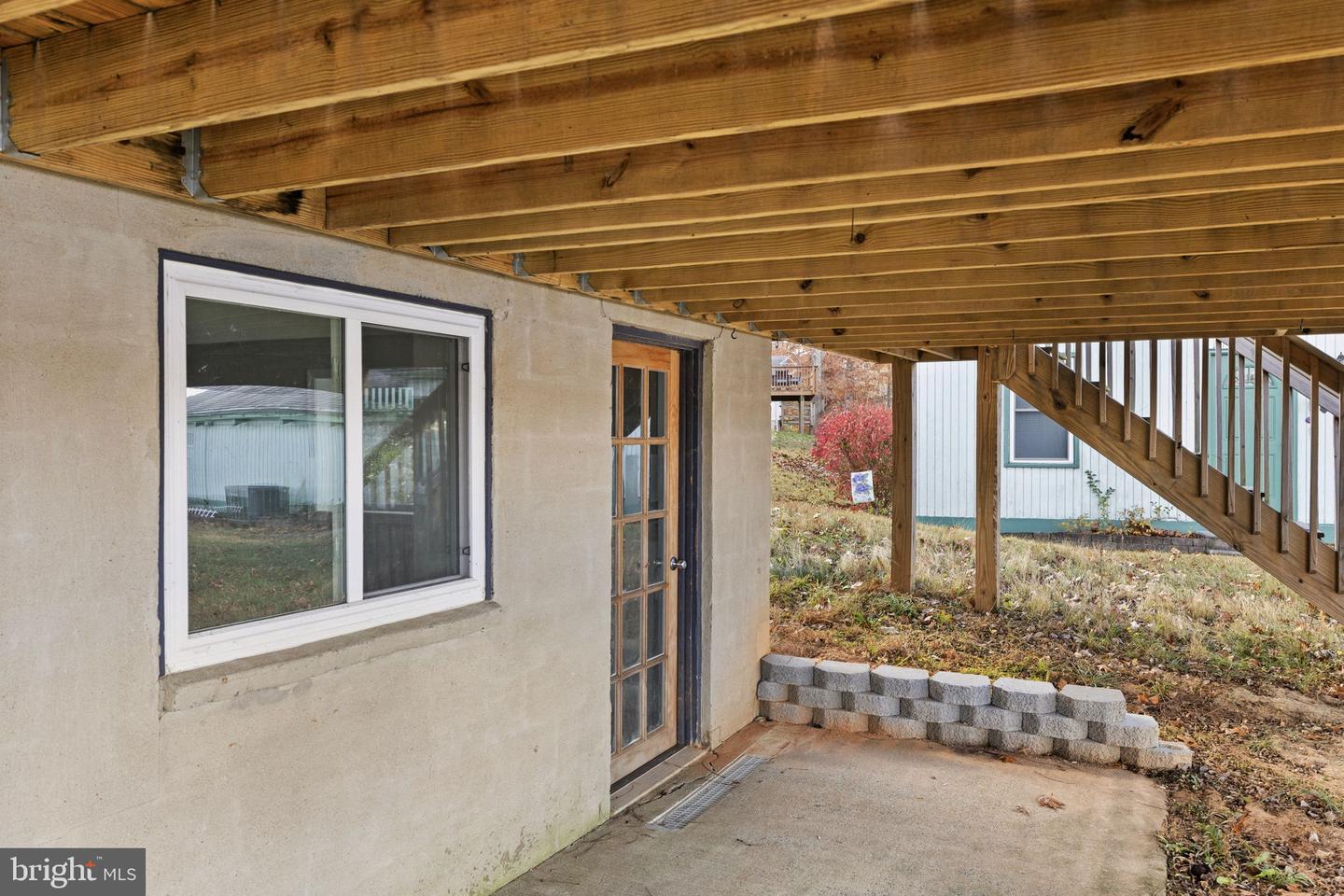 1262 S LAKESHORE DR, LOUISA, Virginia 23093, 3 Bedrooms Bedrooms, 9 Rooms Rooms,2 BathroomsBathrooms,Residential,For sale,1262 S LAKESHORE DR,VALA2008892 MLS # VALA2008892