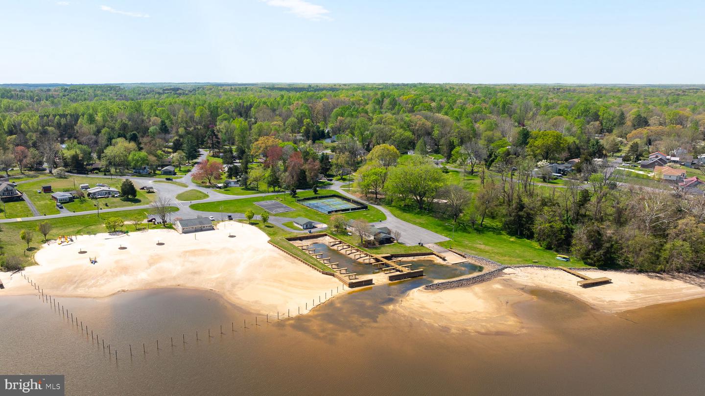 1262 S LAKESHORE DR, LOUISA, Virginia 23093, 3 Bedrooms Bedrooms, 9 Rooms Rooms,2 BathroomsBathrooms,Residential,For sale,1262 S LAKESHORE DR,VALA2008892 MLS # VALA2008892