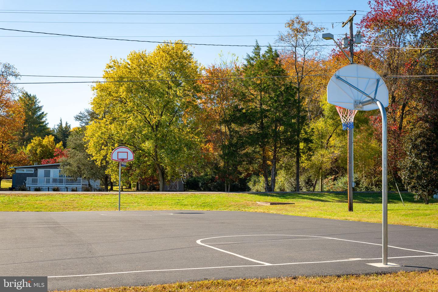 1262 S LAKESHORE DR, LOUISA, Virginia 23093, 3 Bedrooms Bedrooms, 9 Rooms Rooms,2 BathroomsBathrooms,Residential,For sale,1262 S LAKESHORE DR,VALA2008892 MLS # VALA2008892