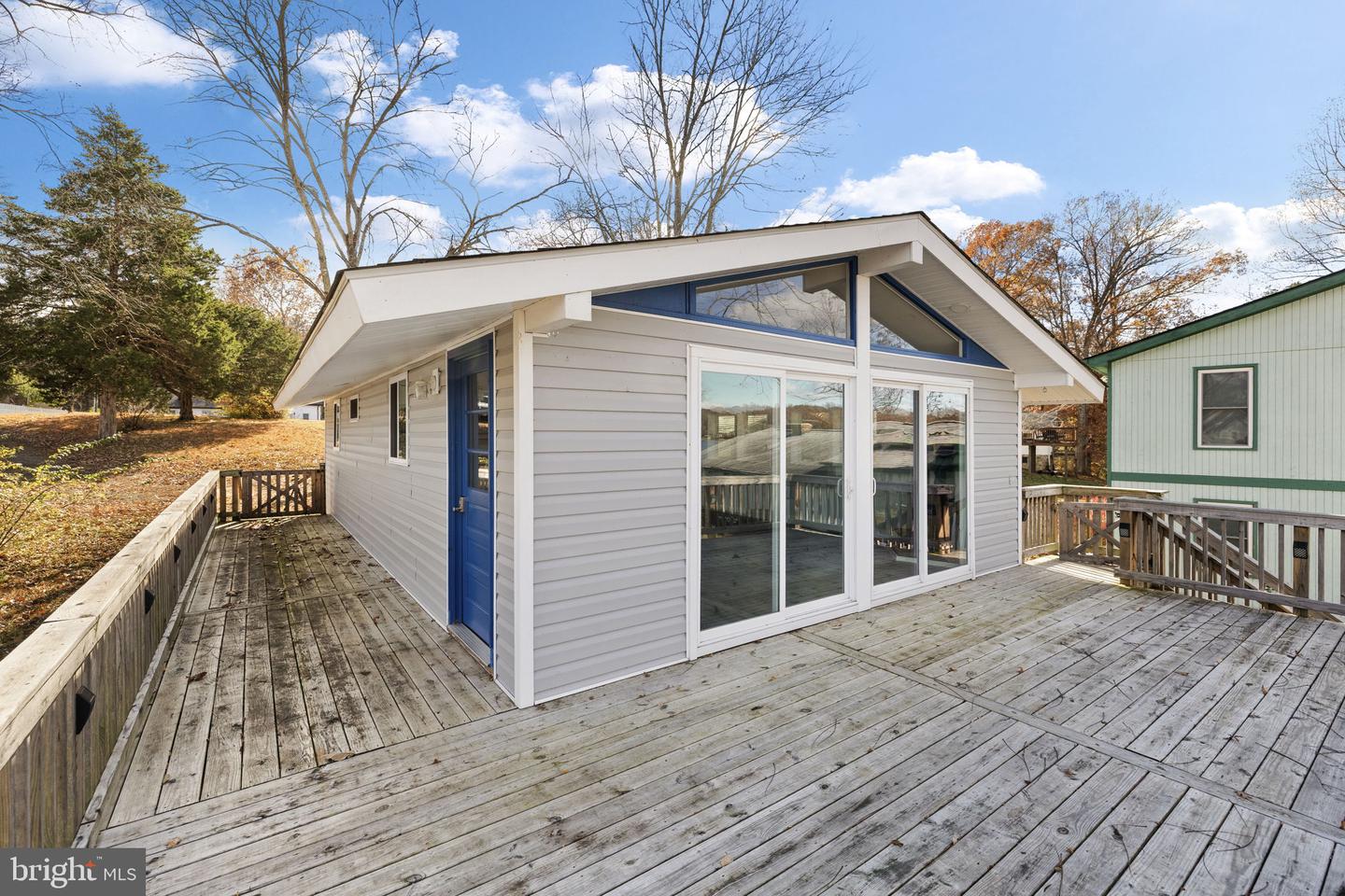 1262 S LAKESHORE DR, LOUISA, Virginia 23093, 3 Bedrooms Bedrooms, 9 Rooms Rooms,2 BathroomsBathrooms,Residential,For sale,1262 S LAKESHORE DR,VALA2008892 MLS # VALA2008892