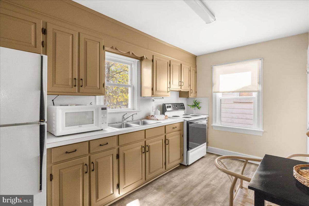 312 SHAWNEE AVE, WINCHESTER, Virginia 22601, 3 Bedrooms Bedrooms, 7 Rooms Rooms,1 BathroomBathrooms,Residential,For sale,312 SHAWNEE AVE,VAWI2009454 MLS # VAWI2009454