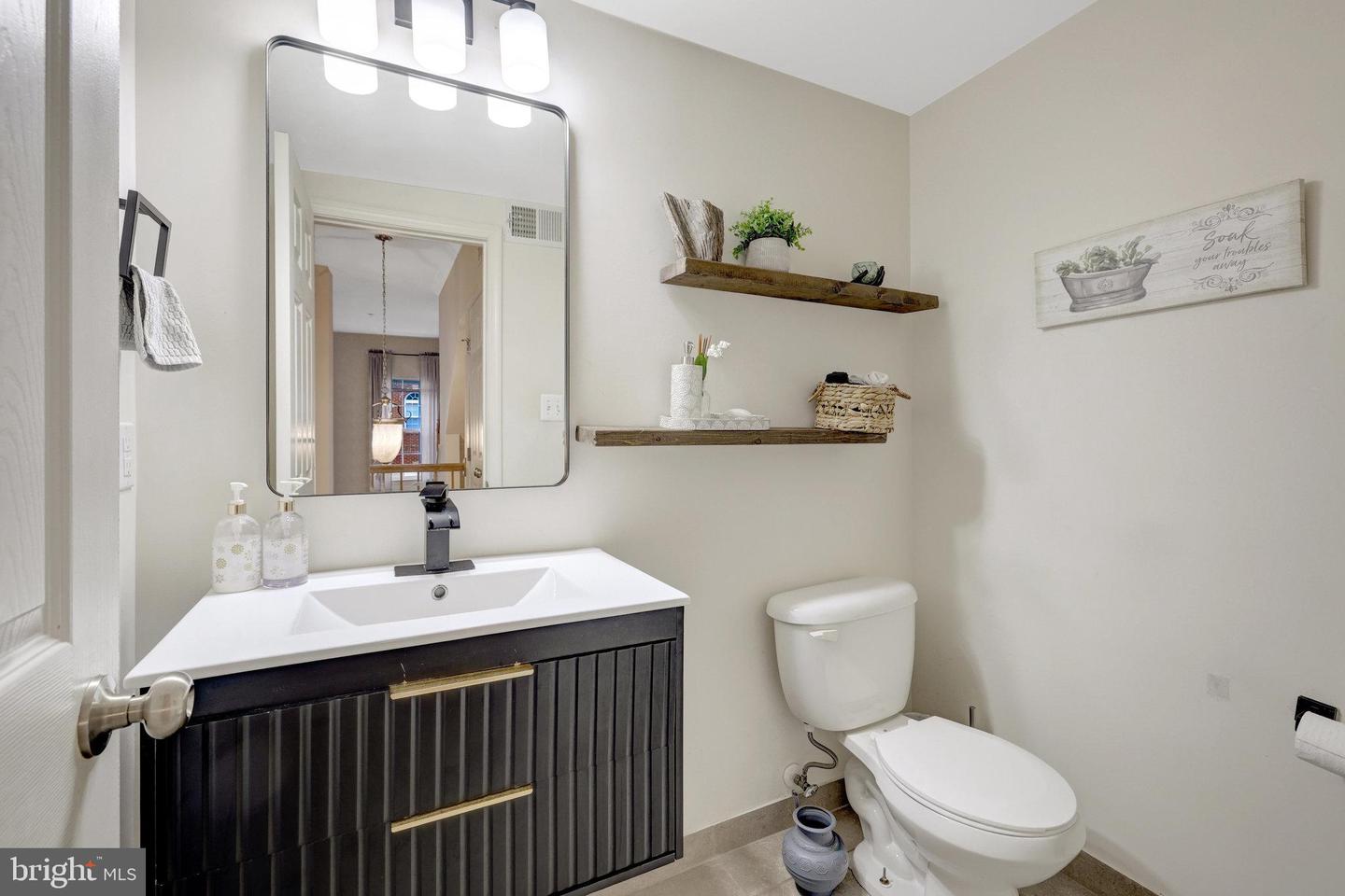 25381 PATRIOT TER, ALDIE, Virginia 20105, 3 Bedrooms Bedrooms, ,2 BathroomsBathrooms,Residential,For sale,25381 PATRIOT TER,VALO2110982 MLS # VALO2110982