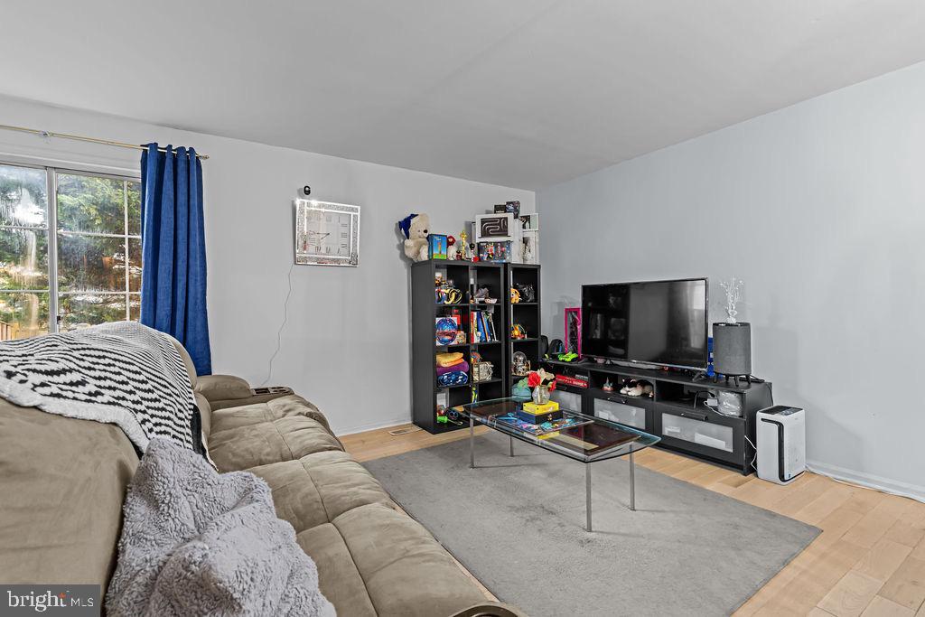 14434 SALISBURY PLAIN CT, CENTREVILLE, Virginia 20120, 2 Bedrooms Bedrooms, ,3 BathroomsBathrooms,Residential,For sale,14434 SALISBURY PLAIN CT,VAFX2278710 MLS # VAFX2278710