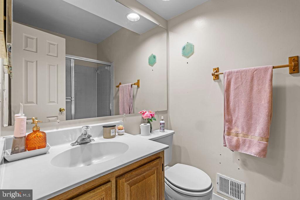 14434 SALISBURY PLAIN CT, CENTREVILLE, Virginia 20120, 2 Bedrooms Bedrooms, ,3 BathroomsBathrooms,Residential,For sale,14434 SALISBURY PLAIN CT,VAFX2278710 MLS # VAFX2278710
