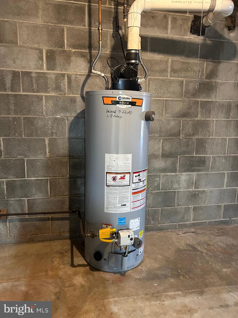 8484 TURKEY RUN DR, WARRENTON, Virginia 20187, 4 Bedrooms Bedrooms, ,3 BathroomsBathrooms,Residential,For sale,8484 TURKEY RUN DR,VAFQ2019646 MLS # VAFQ2019646