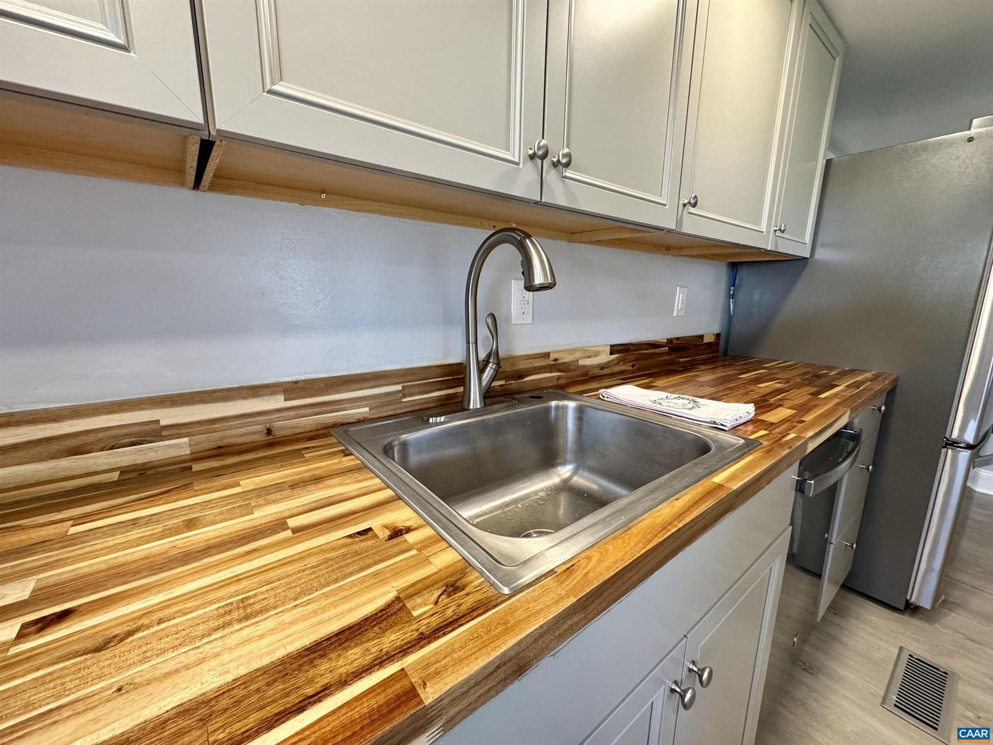 43 NISWANDER RD, STAUNTON, Virginia 24401, 4 Bedrooms Bedrooms, ,2 BathroomsBathrooms,Residential,For sale,43 NISWANDER RD,670985 MLS # 670985