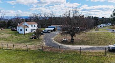 43 NISWANDER RD, STAUNTON, Virginia 24401, 4 Bedrooms Bedrooms, ,2 BathroomsBathrooms,Residential,For sale,43 NISWANDER RD,670985 MLS # 670985