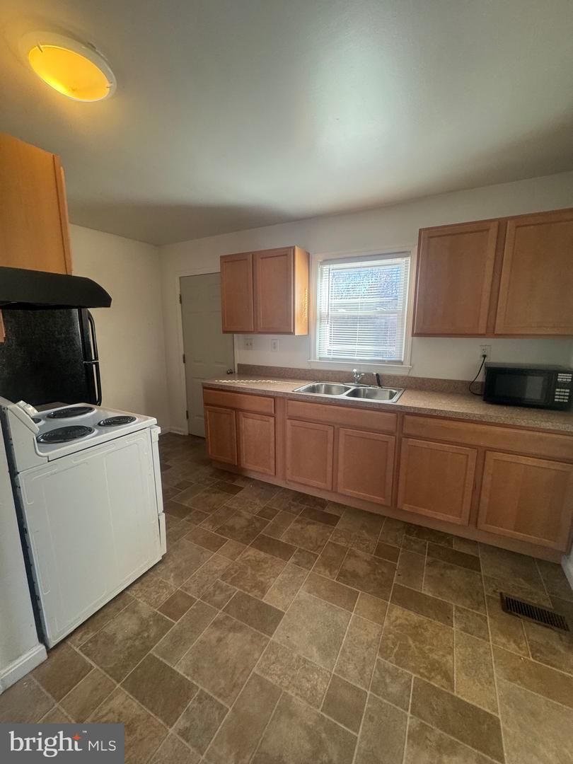 11370 RIDGE RD, KING GEORGE, Virginia 22485, ,Residential,For sale,11370 RIDGE RD,VAKG2007264 MLS # VAKG2007264