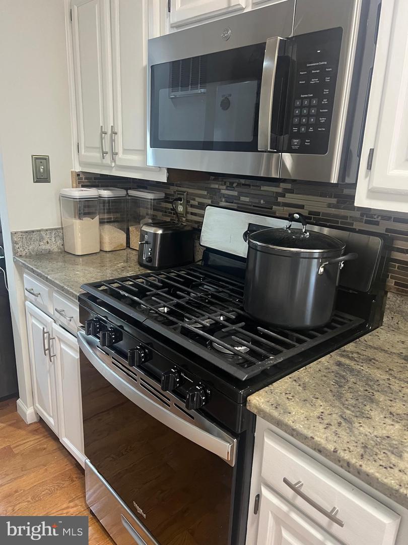 14432 FOUR CHIMNEY DR, CENTREVILLE, Virginia 20120, 3 Bedrooms Bedrooms, ,3 BathroomsBathrooms,Residential,For sale,14432 FOUR CHIMNEY DR,VAFX2278764 MLS # VAFX2278764