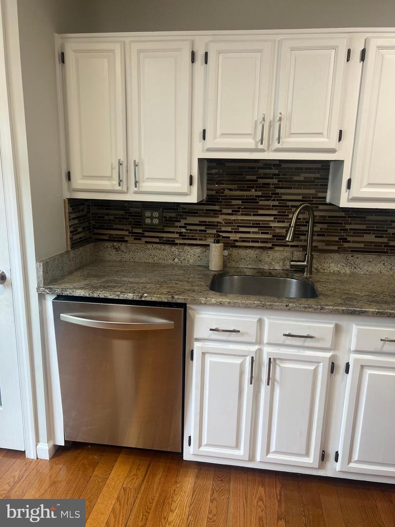 14432 FOUR CHIMNEY DR, CENTREVILLE, Virginia 20120, 3 Bedrooms Bedrooms, ,3 BathroomsBathrooms,Residential,For sale,14432 FOUR CHIMNEY DR,VAFX2278764 MLS # VAFX2278764