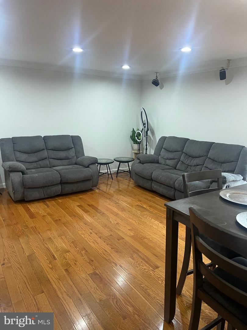 14432 FOUR CHIMNEY DR, CENTREVILLE, Virginia 20120, 3 Bedrooms Bedrooms, ,3 BathroomsBathrooms,Residential,For sale,14432 FOUR CHIMNEY DR,VAFX2278764 MLS # VAFX2278764