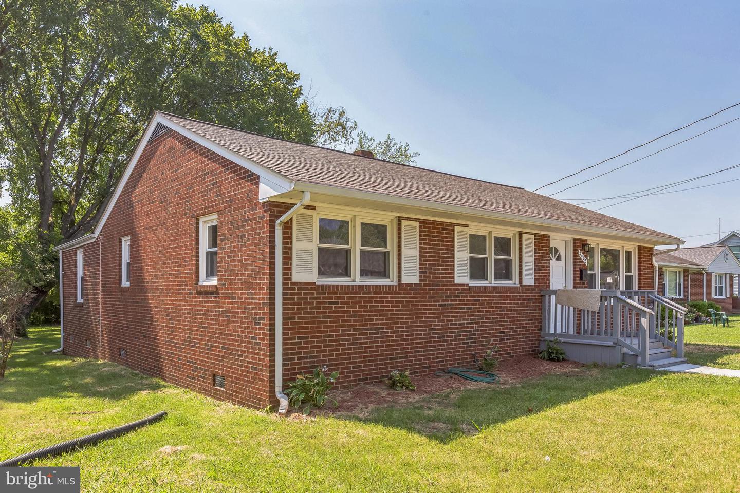 2403 LAFAYETTE BLVD, FREDERICKSBURG, Virginia 22401, 3 Bedrooms Bedrooms, ,2 BathroomsBathrooms,Residential,For sale,2403 LAFAYETTE BLVD,VAFB2008584 MLS # VAFB2008584 2403 LAFAYETTE BLVD, FREDERICKSBURG, Virginia 22401, 3 Bedrooms Bedrooms, ,2 BathroomsBathrooms,Residential,For sale,2403 LAFAYETTE BLVD,VAFB2008584 MLS # VAFB2008584