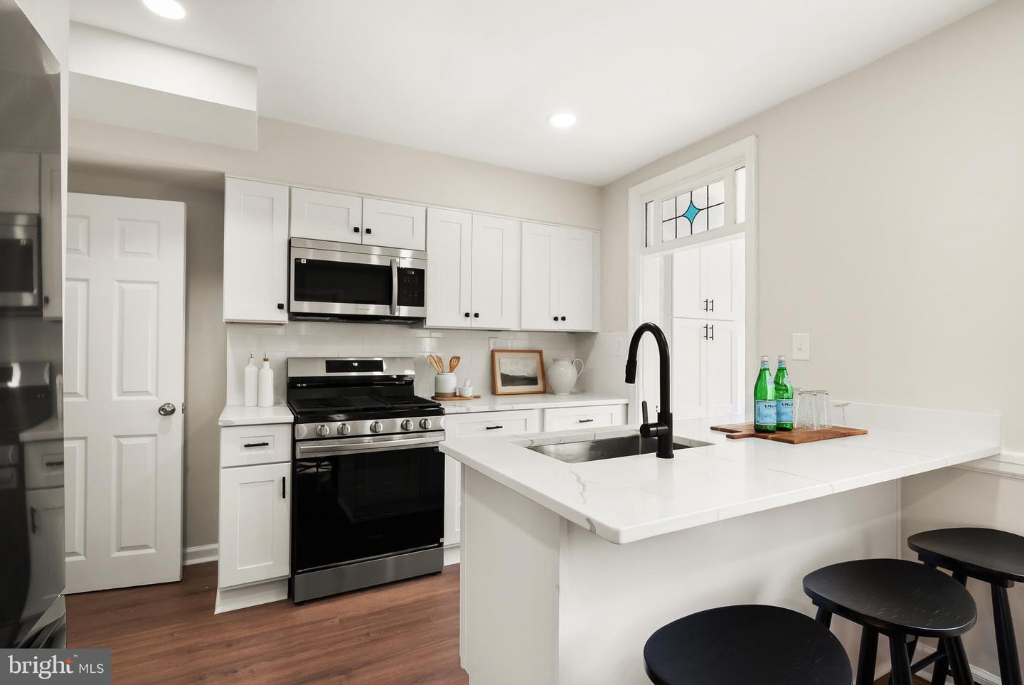 3726 3RD ST S, ARLINGTON, Virginia 22204, 2 Bedrooms Bedrooms, ,1 BathroomBathrooms,Residential,For sale,3726 3RD ST S,VAAR2063178 MLS # VAAR2063178