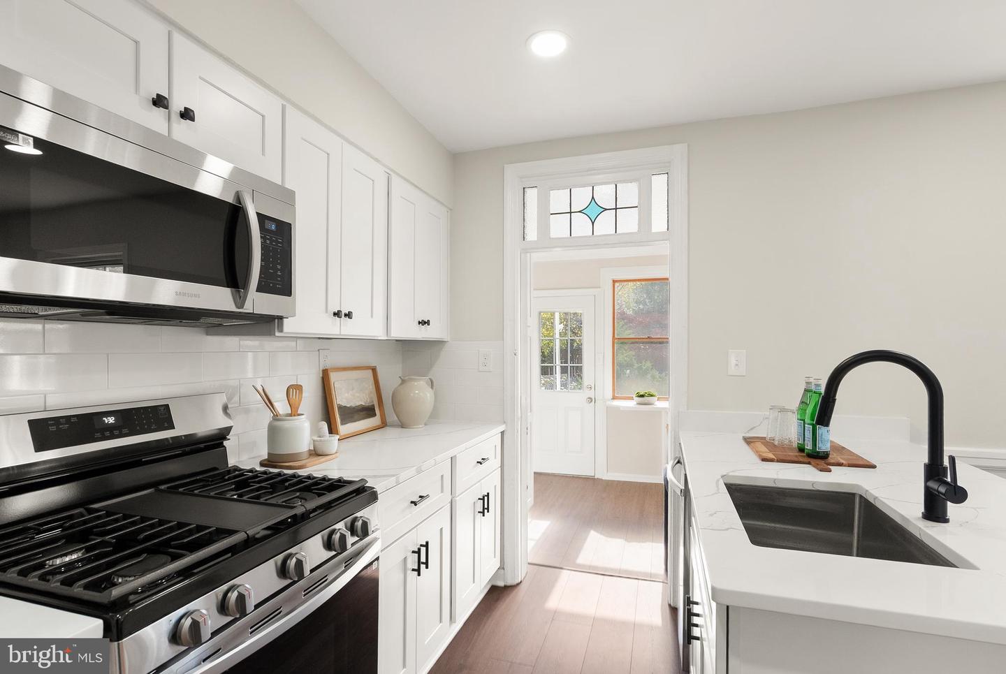 3726 3RD ST S, ARLINGTON, Virginia 22204, 2 Bedrooms Bedrooms, ,1 BathroomBathrooms,Residential,For sale,3726 3RD ST S,VAAR2063178 MLS # VAAR2063178