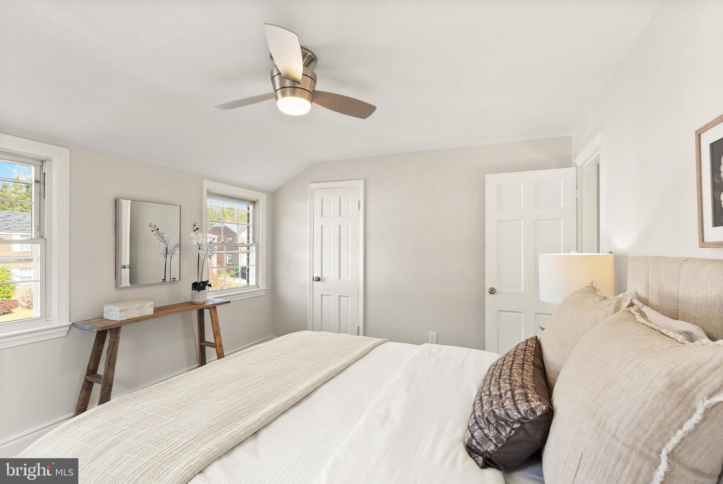 3726 3RD ST S, ARLINGTON, Virginia 22204, 2 Bedrooms Bedrooms, ,1 BathroomBathrooms,Residential,For sale,3726 3RD ST S,VAAR2063178 MLS # VAAR2063178