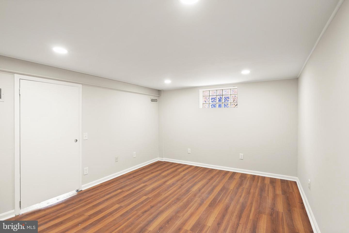 3726 3RD ST S, ARLINGTON, Virginia 22204, 2 Bedrooms Bedrooms, ,1 BathroomBathrooms,Residential,For sale,3726 3RD ST S,VAAR2063178 MLS # VAAR2063178