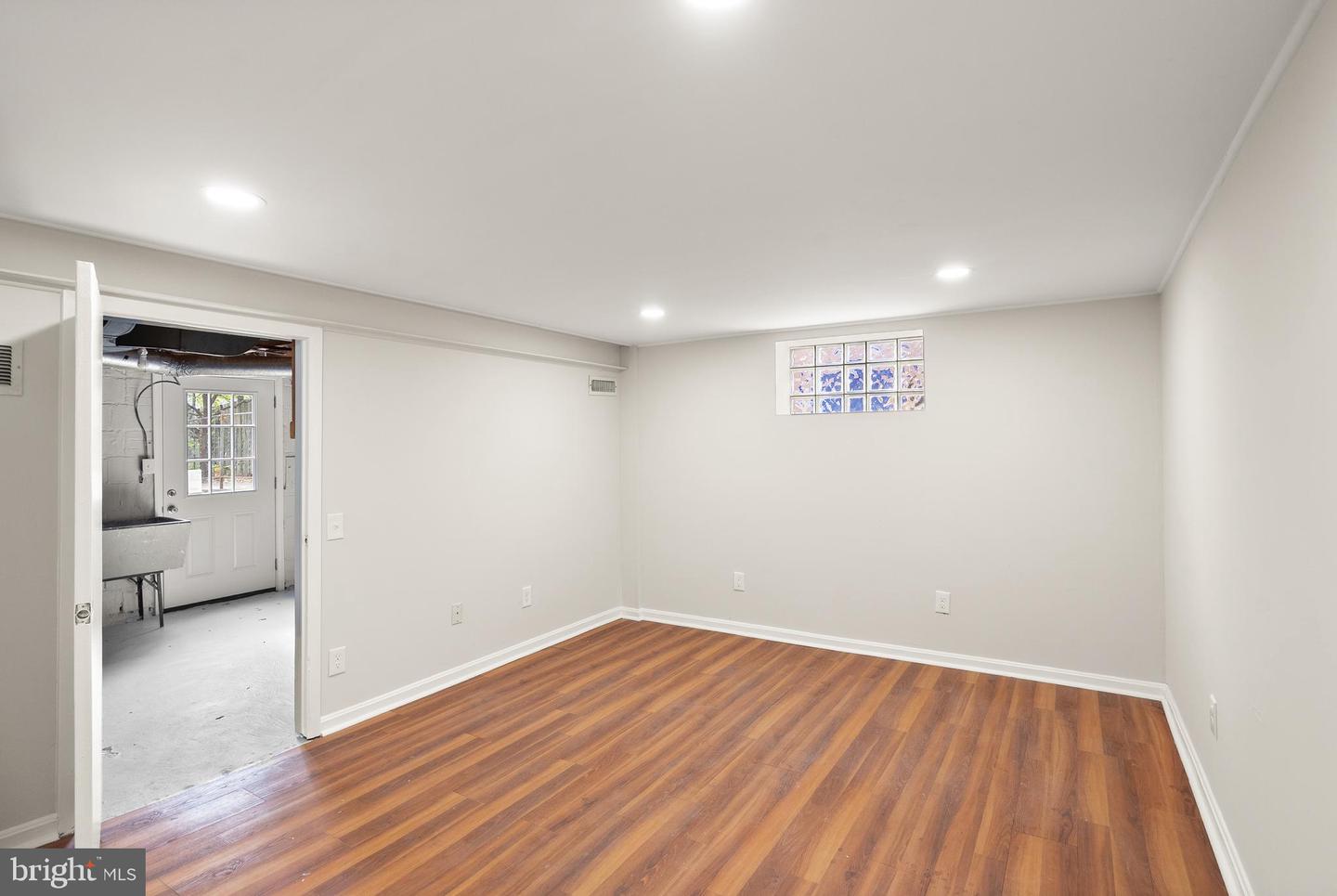 3726 3RD ST S, ARLINGTON, Virginia 22204, 2 Bedrooms Bedrooms, ,1 BathroomBathrooms,Residential,For sale,3726 3RD ST S,VAAR2063178 MLS # VAAR2063178