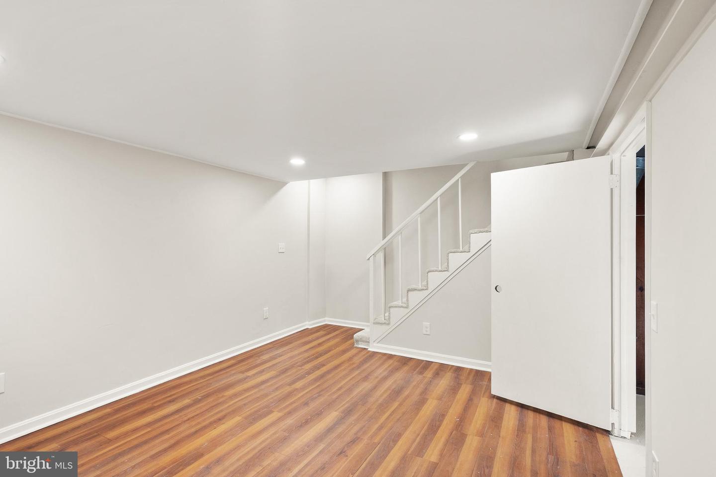 3726 3RD ST S, ARLINGTON, Virginia 22204, 2 Bedrooms Bedrooms, ,1 BathroomBathrooms,Residential,For sale,3726 3RD ST S,VAAR2063178 MLS # VAAR2063178