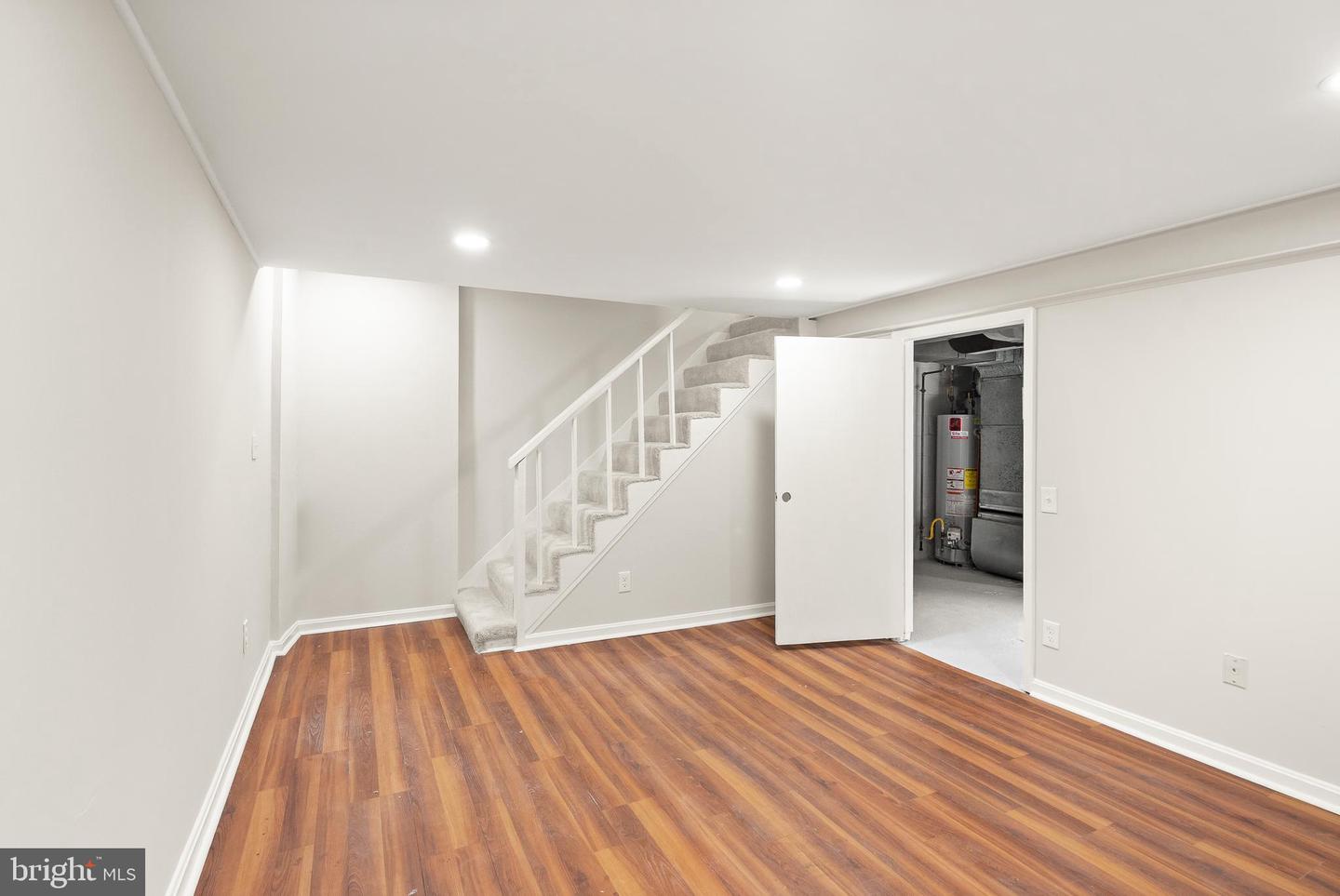 3726 3RD ST S, ARLINGTON, Virginia 22204, 2 Bedrooms Bedrooms, ,1 BathroomBathrooms,Residential,For sale,3726 3RD ST S,VAAR2063178 MLS # VAAR2063178