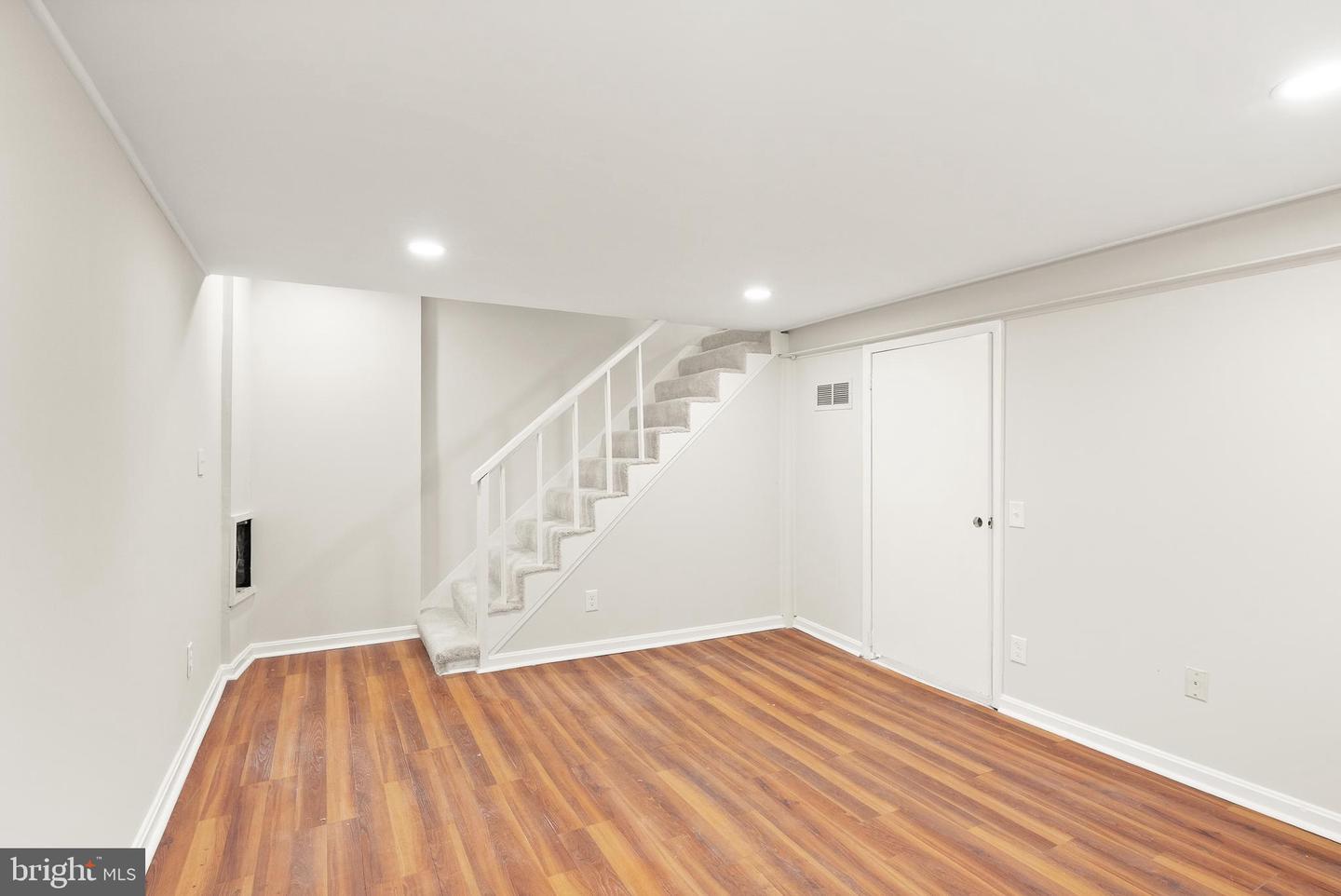 3726 3RD ST S, ARLINGTON, Virginia 22204, 2 Bedrooms Bedrooms, ,1 BathroomBathrooms,Residential,For sale,3726 3RD ST S,VAAR2063178 MLS # VAAR2063178