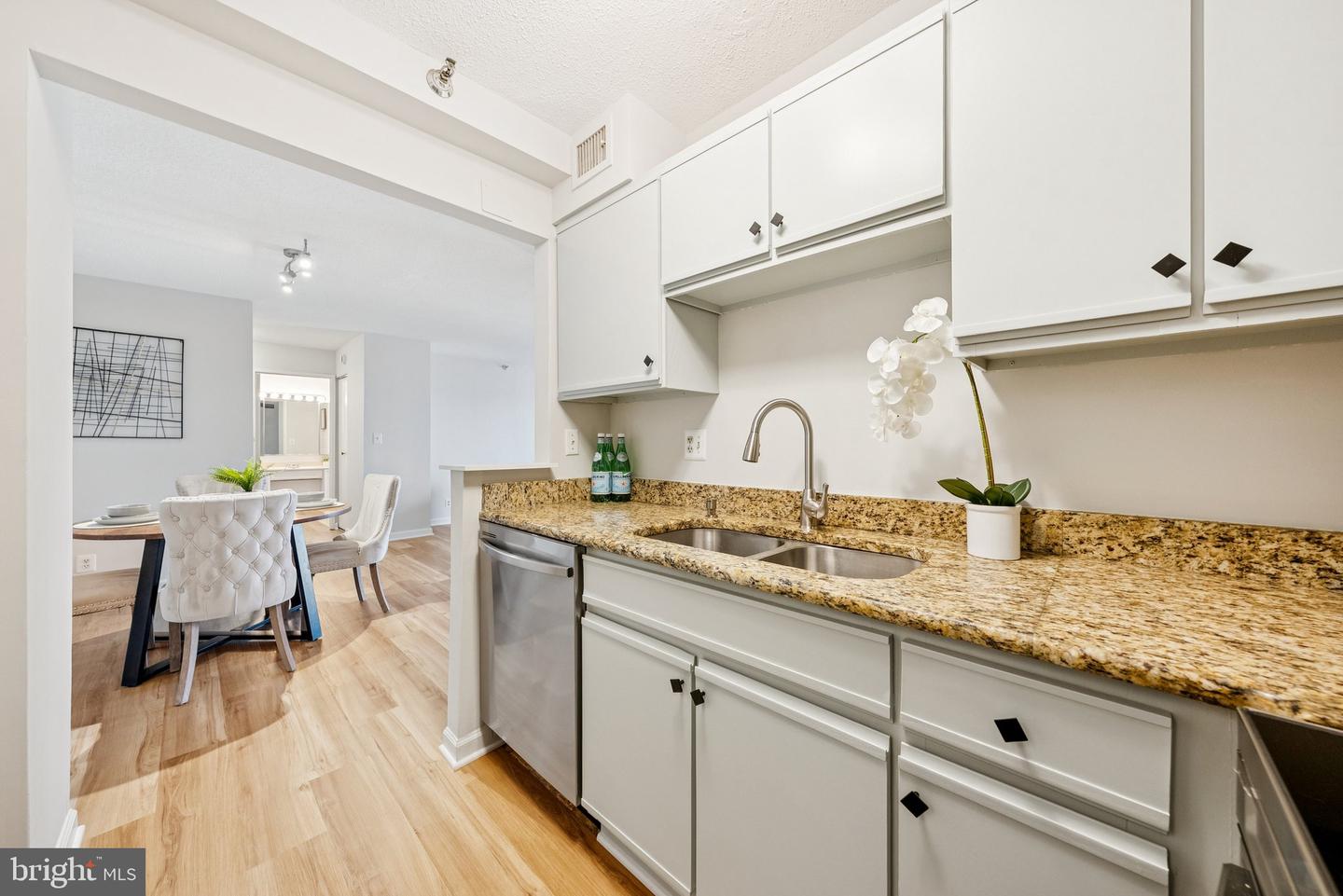 900 N STAFFORD ST #915, ARLINGTON, Virginia 22203, 2 Bedrooms Bedrooms, ,2 BathroomsBathrooms,Residential,For sale,900 N STAFFORD ST #915,VAAR2064150 MLS # VAAR2064150