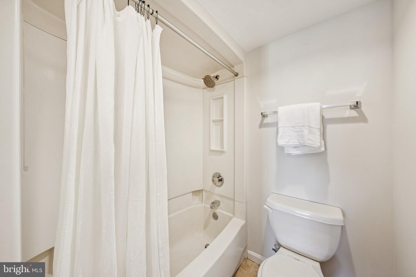 900 N STAFFORD ST #915, ARLINGTON, Virginia 22203, 2 Bedrooms Bedrooms, ,2 BathroomsBathrooms,Residential,For sale,900 N STAFFORD ST #915,VAAR2064150 MLS # VAAR2064150