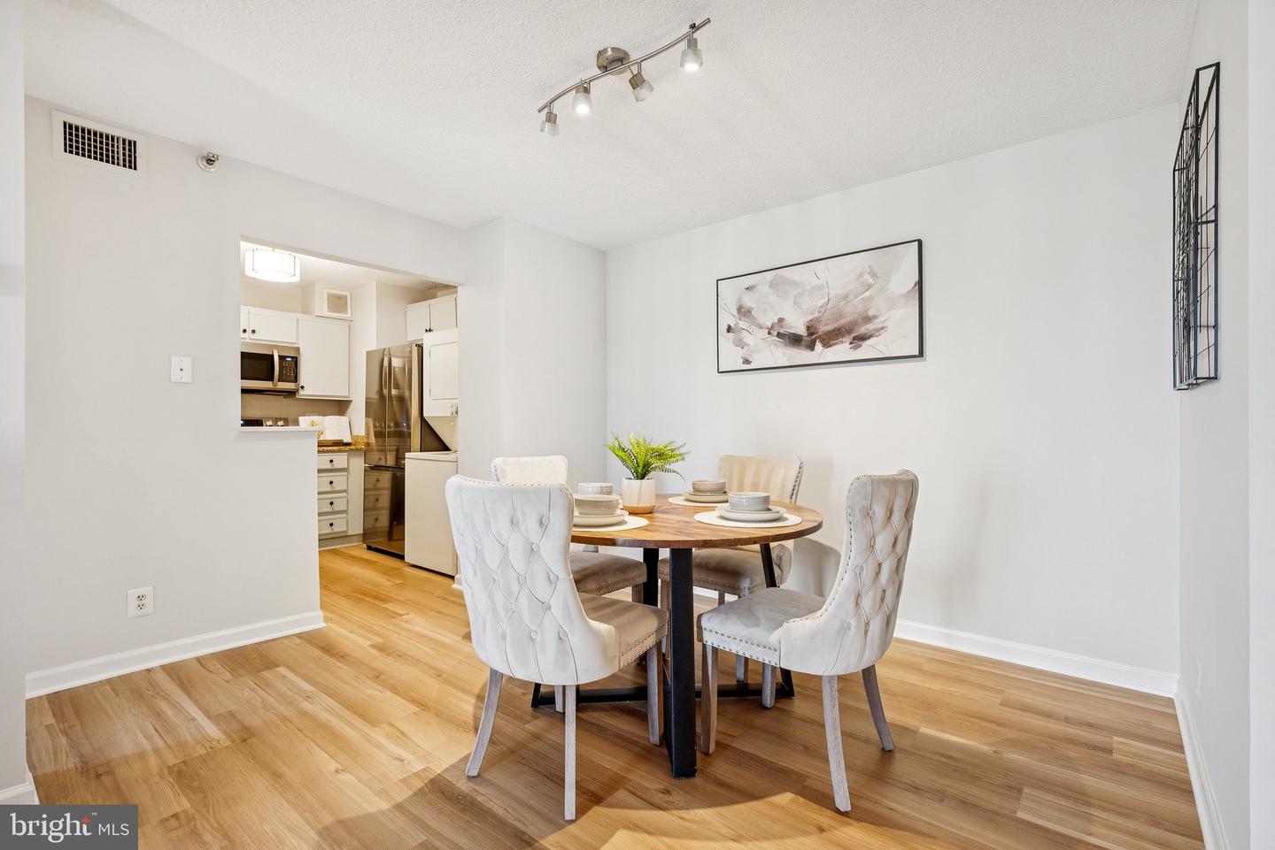 900 N STAFFORD ST #915, ARLINGTON, Virginia 22203, 2 Bedrooms Bedrooms, ,2 BathroomsBathrooms,Residential,For sale,900 N STAFFORD ST #915,VAAR2064150 MLS # VAAR2064150