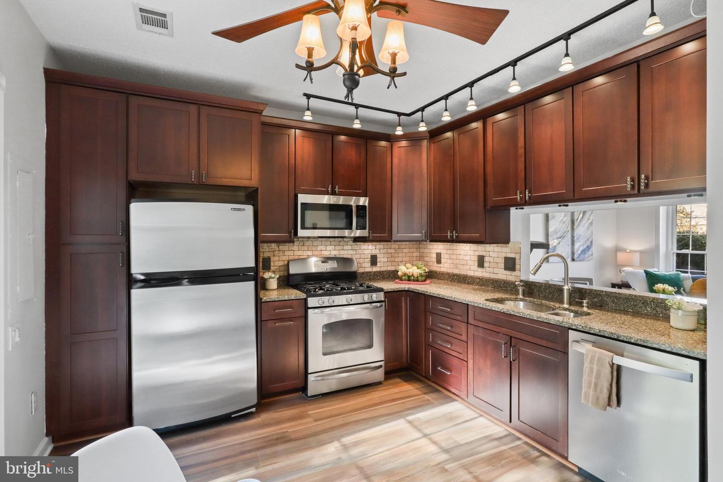 7250 PARSONS CT, ALEXANDRIA, Virginia 22306, 2 Bedrooms Bedrooms, ,1 BathroomBathrooms,Residential,For sale,7250 PARSONS CT,VAFX2273058 MLS # VAFX2273058