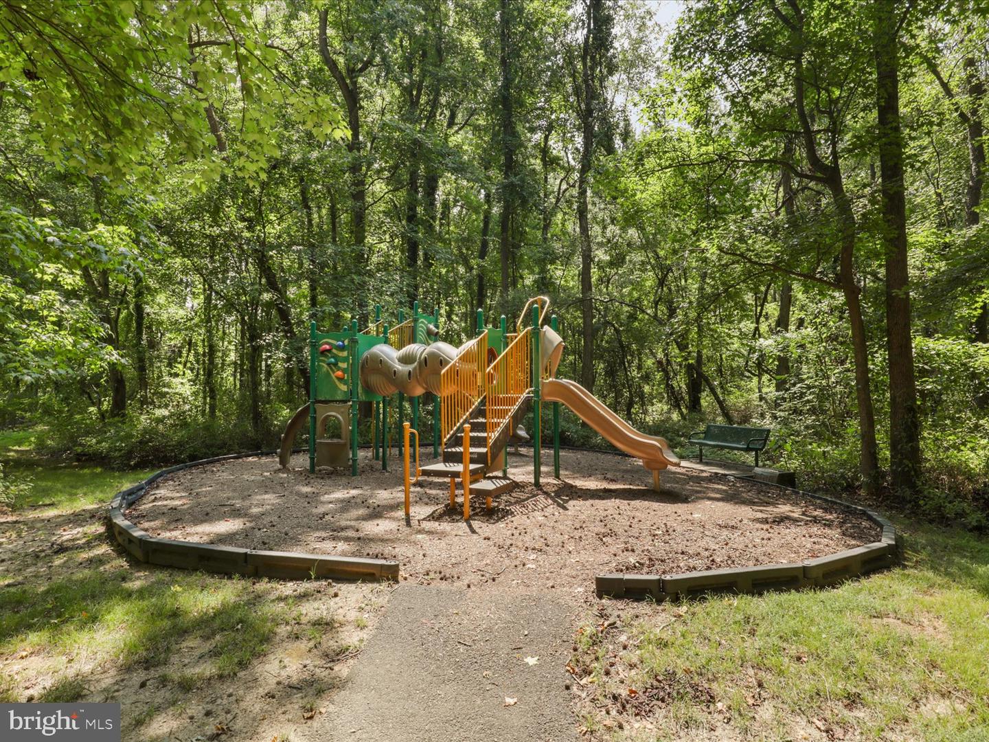 7250 PARSONS CT, ALEXANDRIA, Virginia 22306, 2 Bedrooms Bedrooms, ,1 BathroomBathrooms,Residential,For sale,7250 PARSONS CT,VAFX2273058 MLS # VAFX2273058