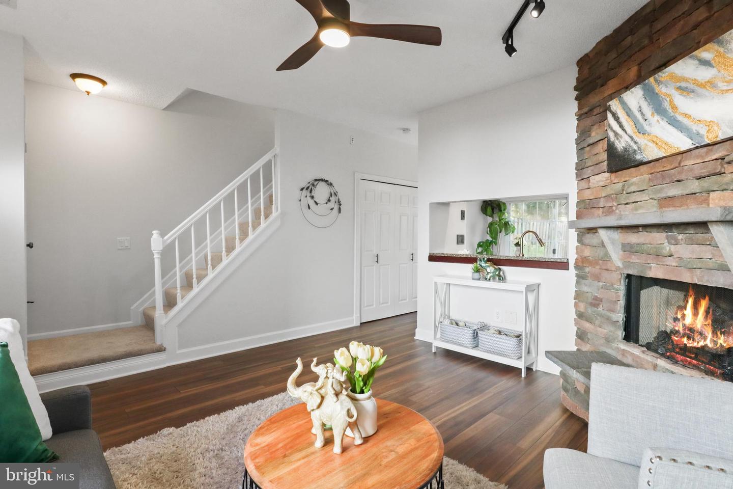 7250 PARSONS CT, ALEXANDRIA, Virginia 22306, 2 Bedrooms Bedrooms, ,1 BathroomBathrooms,Residential,For sale,7250 PARSONS CT,VAFX2273058 MLS # VAFX2273058