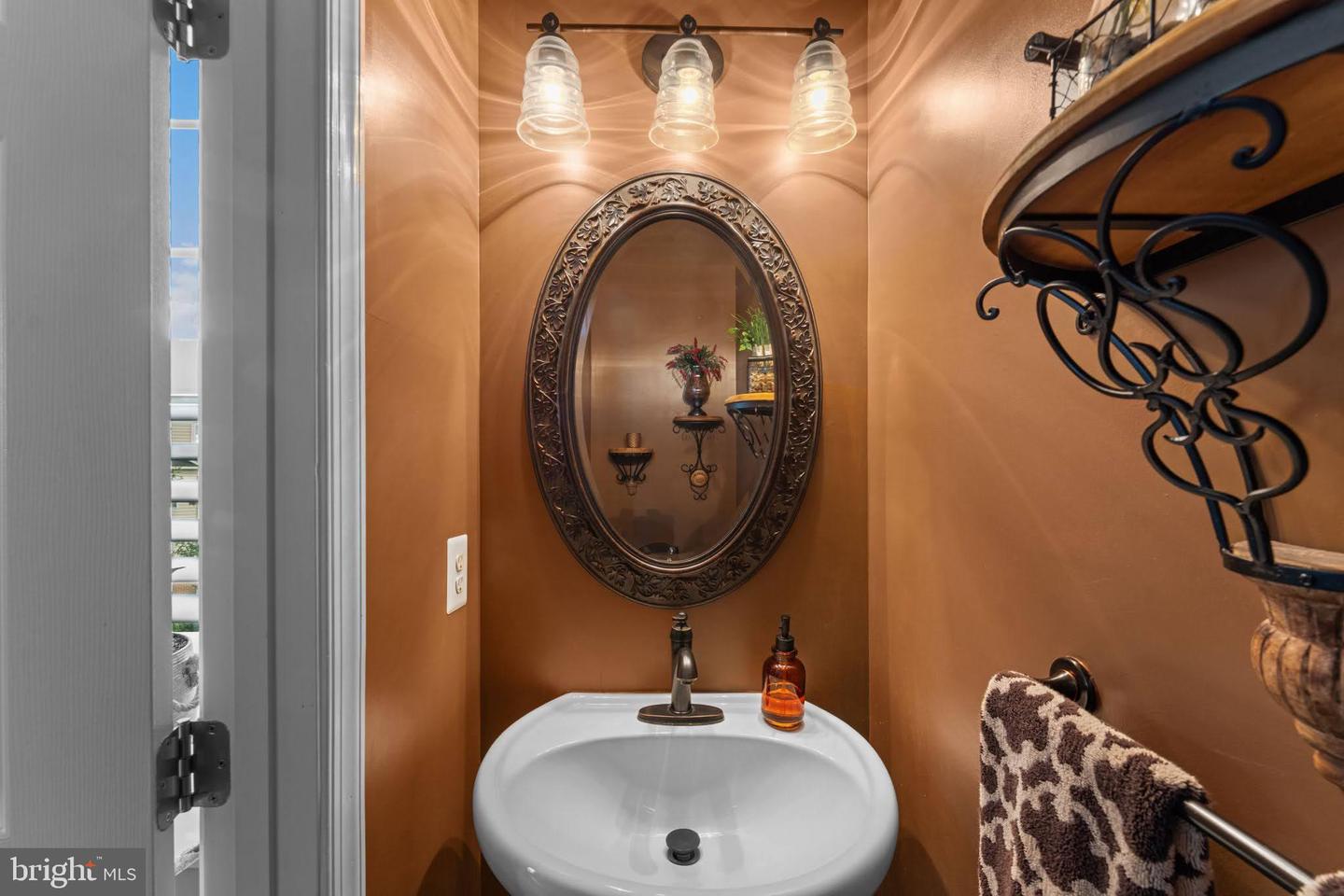 12658 STONE LINED CIR, WOODBRIDGE, Virginia 22192, 3 Bedrooms Bedrooms, ,2 BathroomsBathrooms,Residential,For sale,12658 STONE LINED CIR,VAPW2105754 MLS # VAPW2105754