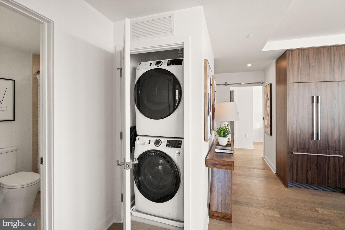 37 L ST SE #1102, WASHINGTON, District Of Columbia 20003, 2 Bedrooms Bedrooms, ,2 BathroomsBathrooms,Residential,For sale,37 L ST SE #1102,DCDC2226502 MLS # DCDC2226502