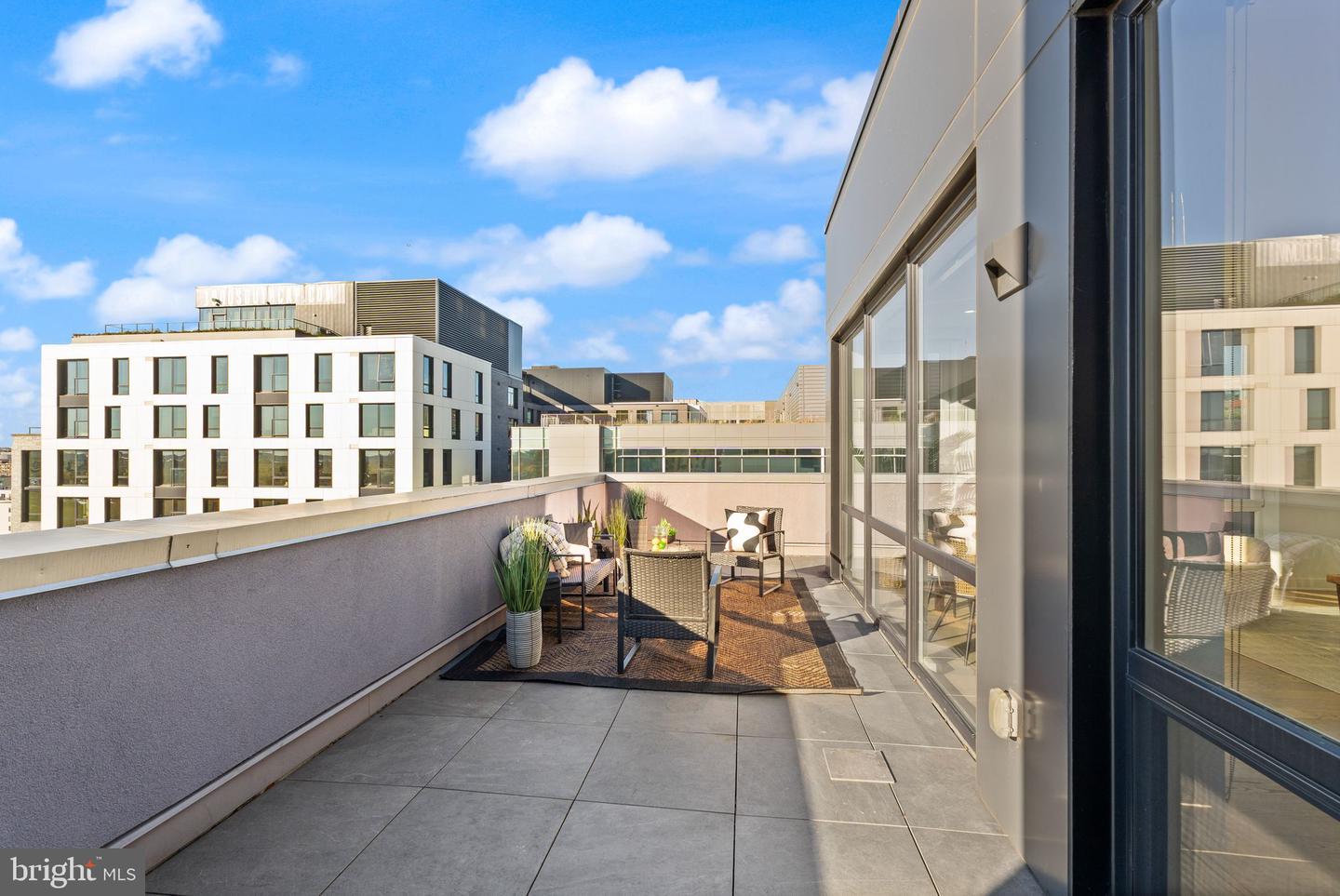 37 L ST SE #1102, WASHINGTON, District Of Columbia 20003, 2 Bedrooms Bedrooms, ,2 BathroomsBathrooms,Residential,For sale,37 L ST SE #1102,DCDC2226502 MLS # DCDC2226502