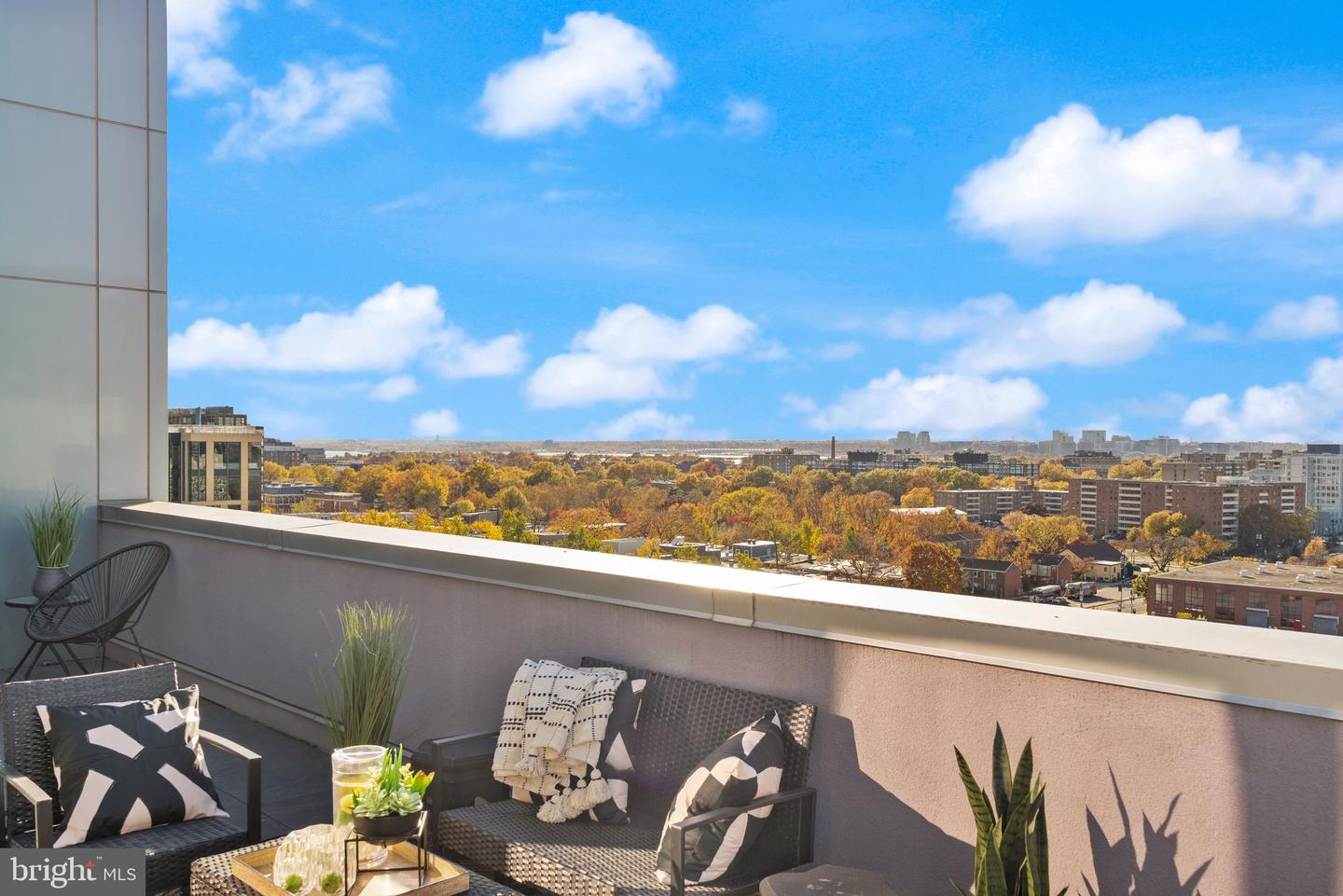 37 L ST SE #1102, WASHINGTON, District Of Columbia 20003, 2 Bedrooms Bedrooms, ,2 BathroomsBathrooms,Residential,For sale,37 L ST SE #1102,DCDC2226502 MLS # DCDC2226502