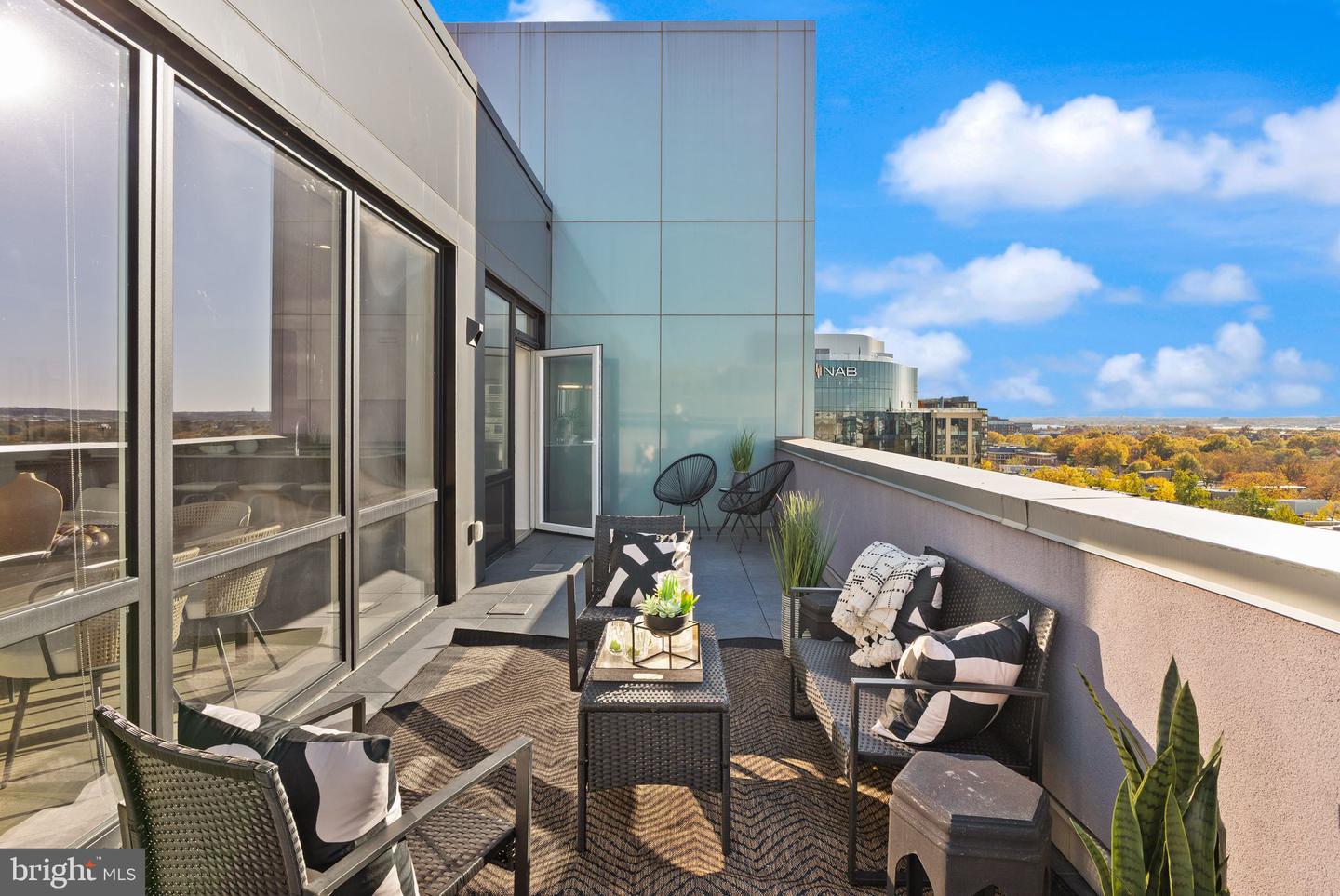 37 L ST SE #1102, WASHINGTON, District Of Columbia 20003, 2 Bedrooms Bedrooms, ,2 BathroomsBathrooms,Residential,For sale,37 L ST SE #1102,DCDC2226502 MLS # DCDC2226502