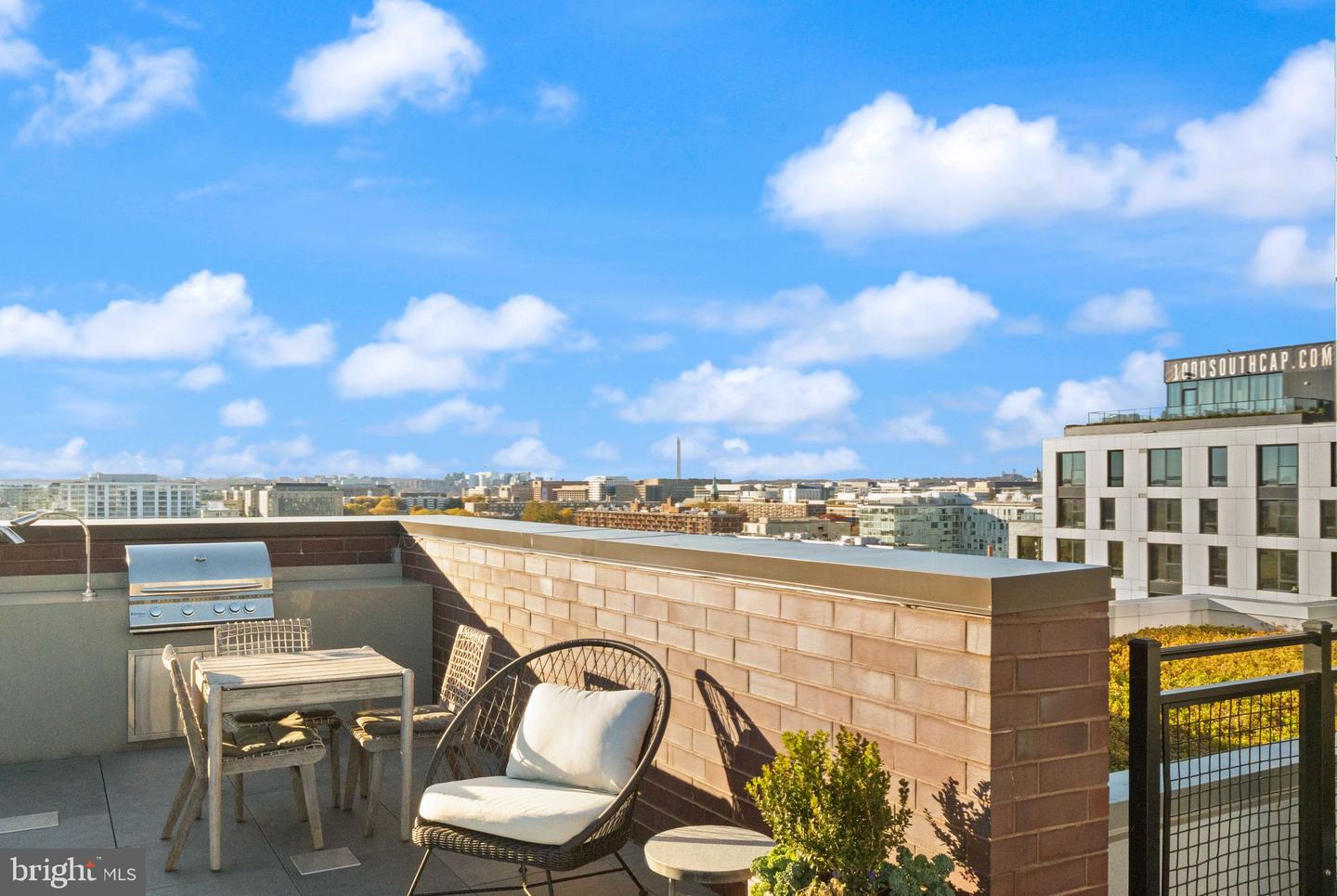 37 L ST SE #1102, WASHINGTON, District Of Columbia 20003, 2 Bedrooms Bedrooms, ,2 BathroomsBathrooms,Residential,For sale,37 L ST SE #1102,DCDC2226502 MLS # DCDC2226502