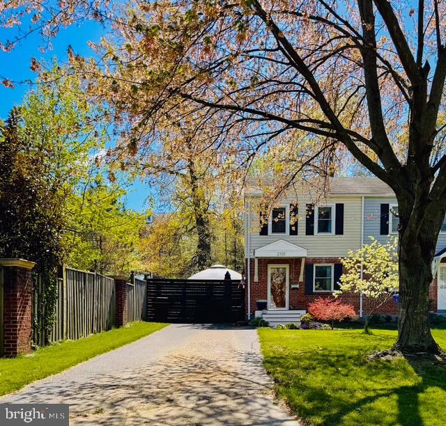 2101 FARRINGTON AVE, ALEXANDRIA, Virginia 22303, 2 Bedrooms Bedrooms, ,2 BathroomsBathrooms,Residential,For sale,2101 FARRINGTON AVE,VAFX2275030 MLS # VAFX2275030