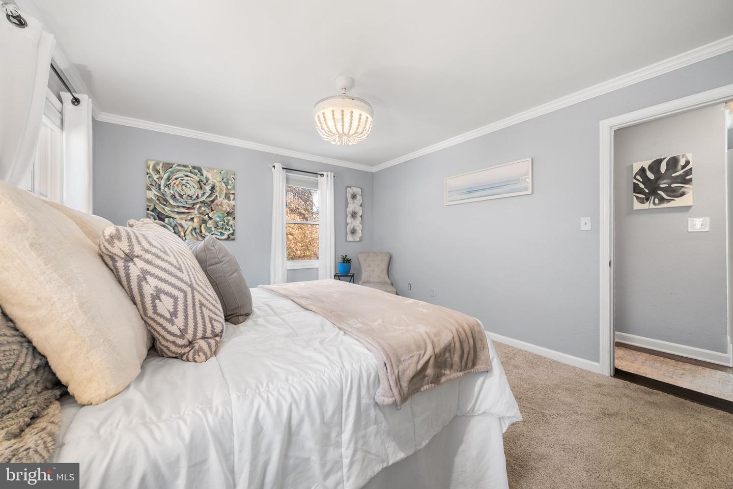 2101 FARRINGTON AVE, ALEXANDRIA, Virginia 22303, 2 Bedrooms Bedrooms, ,2 BathroomsBathrooms,Residential,For sale,2101 FARRINGTON AVE,VAFX2275030 MLS # VAFX2275030