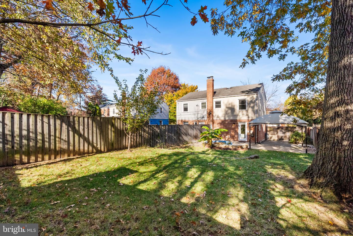 2101 FARRINGTON AVE, ALEXANDRIA, Virginia 22303, 2 Bedrooms Bedrooms, ,2 BathroomsBathrooms,Residential,For sale,2101 FARRINGTON AVE,VAFX2275030 MLS # VAFX2275030