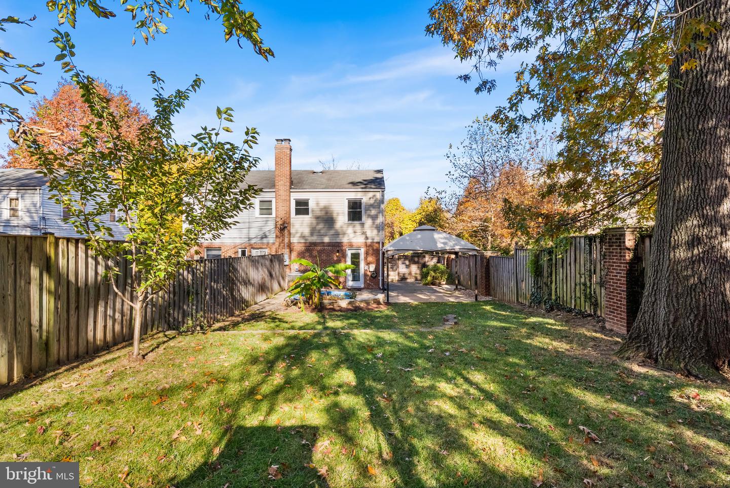 2101 FARRINGTON AVE, ALEXANDRIA, Virginia 22303, 2 Bedrooms Bedrooms, ,2 BathroomsBathrooms,Residential,For sale,2101 FARRINGTON AVE,VAFX2275030 MLS # VAFX2275030