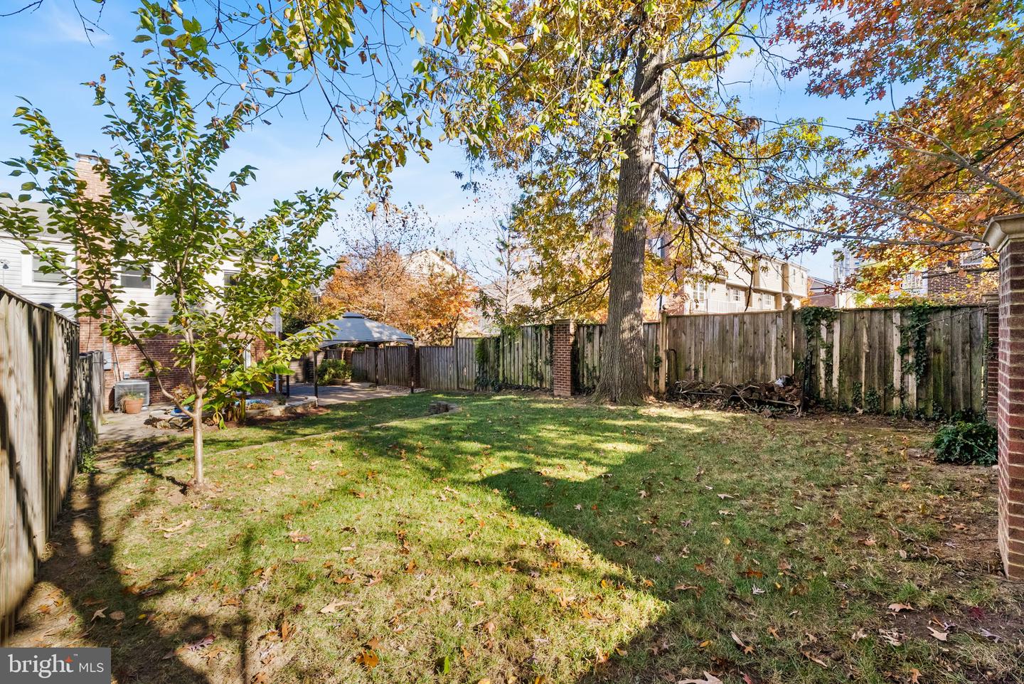 2101 FARRINGTON AVE, ALEXANDRIA, Virginia 22303, 2 Bedrooms Bedrooms, ,2 BathroomsBathrooms,Residential,For sale,2101 FARRINGTON AVE,VAFX2275030 MLS # VAFX2275030