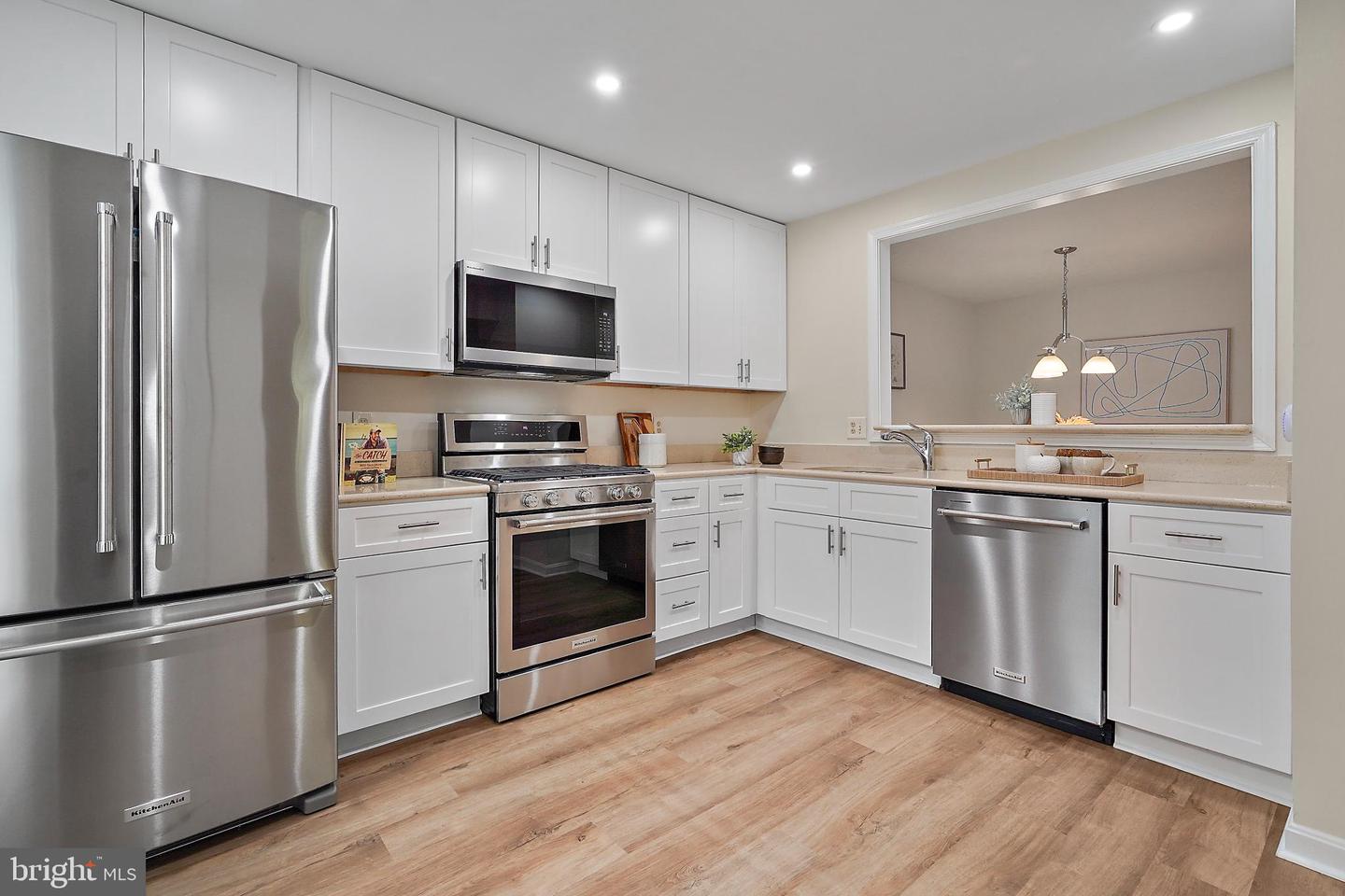 7772 WILLOW POINT DR #7772, FALLS CHURCH, Virginia 22042, 2 Bedrooms Bedrooms, 10 Rooms Rooms,2 BathroomsBathrooms,Residential,For sale,7772 WILLOW POINT DR #7772,VAFX2275298 MLS # VAFX2275298