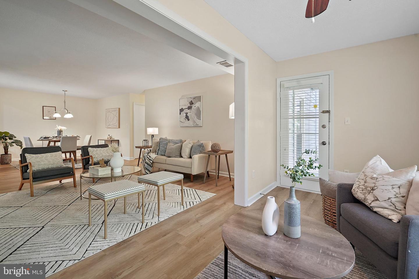 7772 WILLOW POINT DR #7772, FALLS CHURCH, Virginia 22042, 2 Bedrooms Bedrooms, 10 Rooms Rooms,2 BathroomsBathrooms,Residential,For sale,7772 WILLOW POINT DR #7772,VAFX2275298 MLS # VAFX2275298