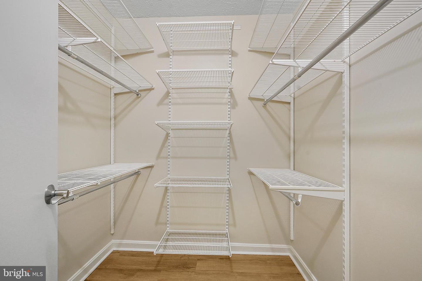 7772 WILLOW POINT DR #7772, FALLS CHURCH, Virginia 22042, 2 Bedrooms Bedrooms, 10 Rooms Rooms,2 BathroomsBathrooms,Residential,For sale,7772 WILLOW POINT DR #7772,VAFX2275298 MLS # VAFX2275298