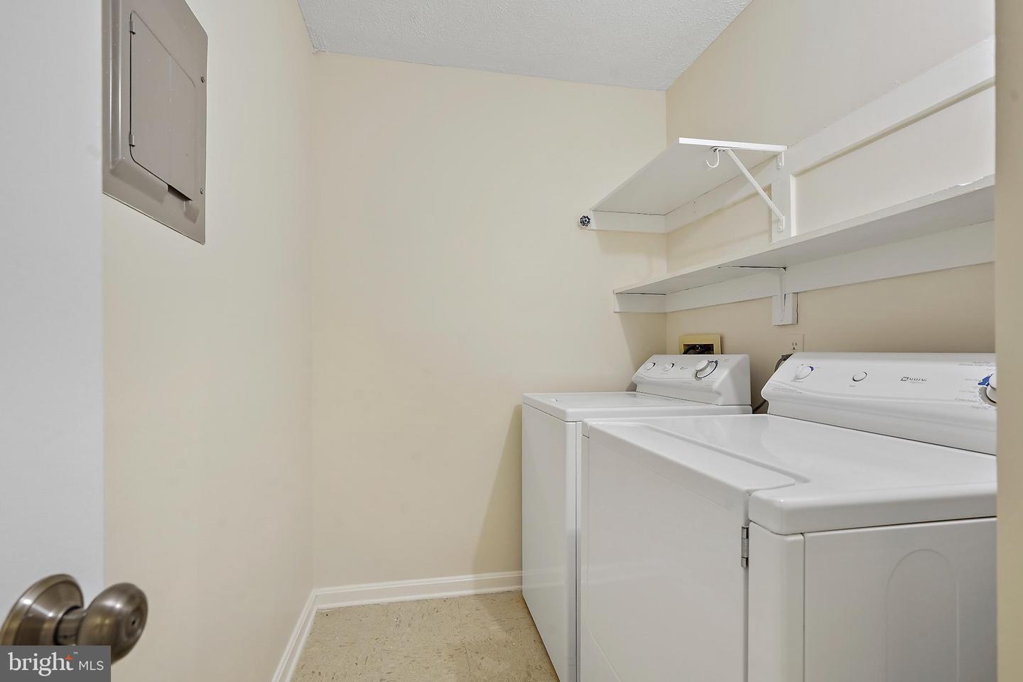 7772 WILLOW POINT DR #7772, FALLS CHURCH, Virginia 22042, 2 Bedrooms Bedrooms, 10 Rooms Rooms,2 BathroomsBathrooms,Residential,For sale,7772 WILLOW POINT DR #7772,VAFX2275298 MLS # VAFX2275298