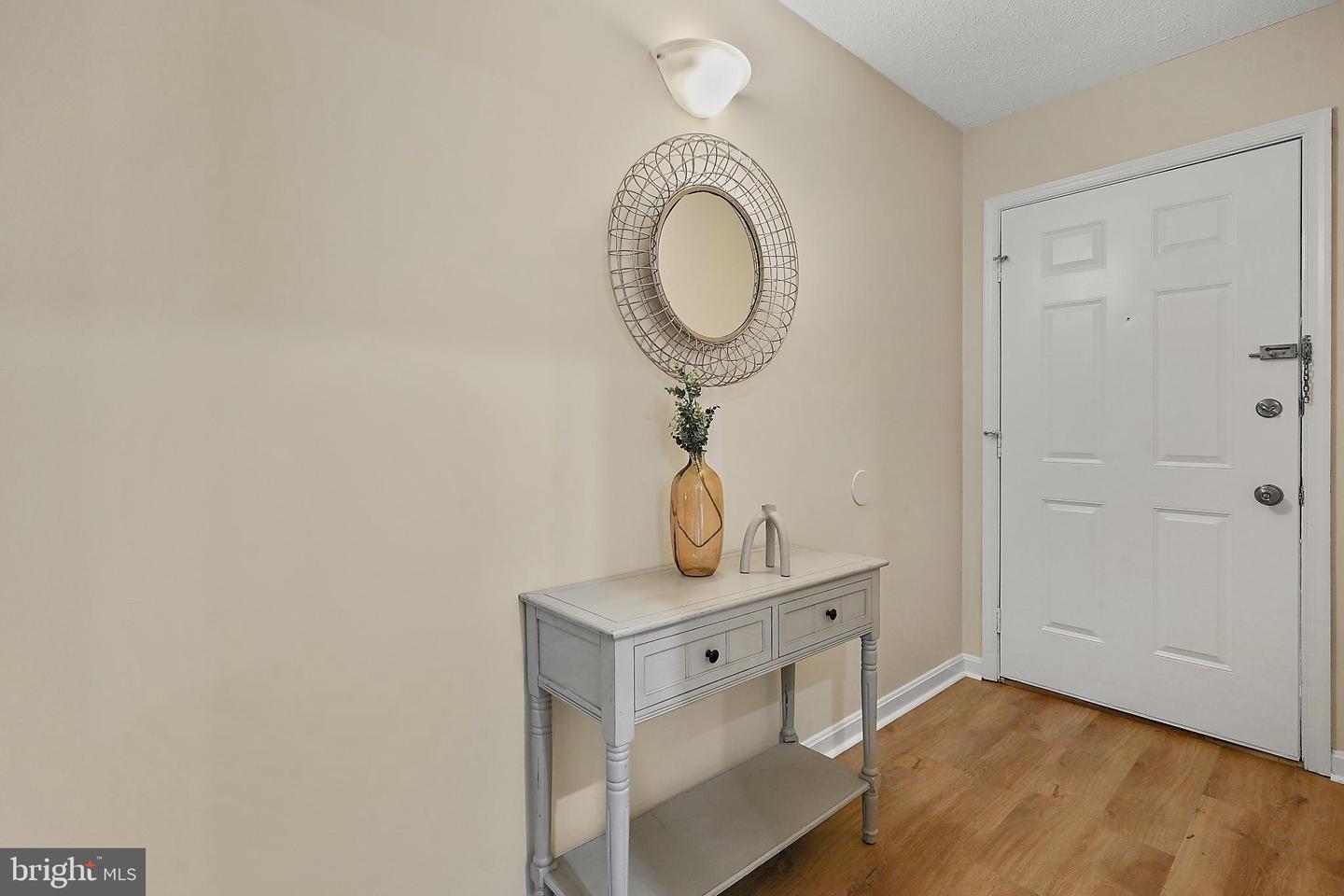 7772 WILLOW POINT DR #7772, FALLS CHURCH, Virginia 22042, 2 Bedrooms Bedrooms, 10 Rooms Rooms,2 BathroomsBathrooms,Residential,For sale,7772 WILLOW POINT DR #7772,VAFX2275298 MLS # VAFX2275298