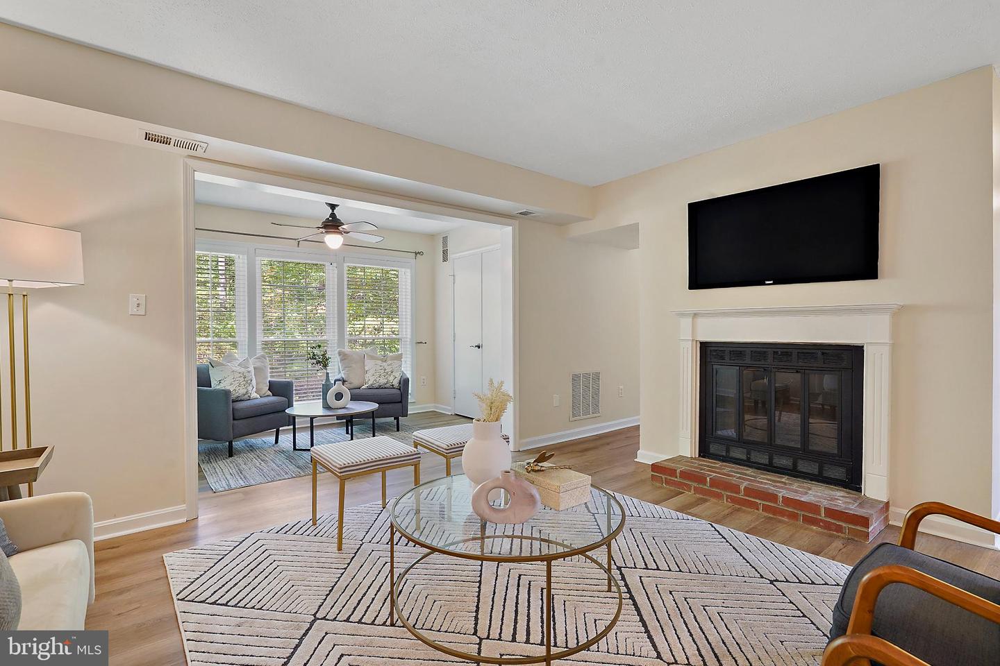 7772 WILLOW POINT DR #7772, FALLS CHURCH, Virginia 22042, 2 Bedrooms Bedrooms, 10 Rooms Rooms,2 BathroomsBathrooms,Residential,For sale,7772 WILLOW POINT DR #7772,VAFX2275298 MLS # VAFX2275298